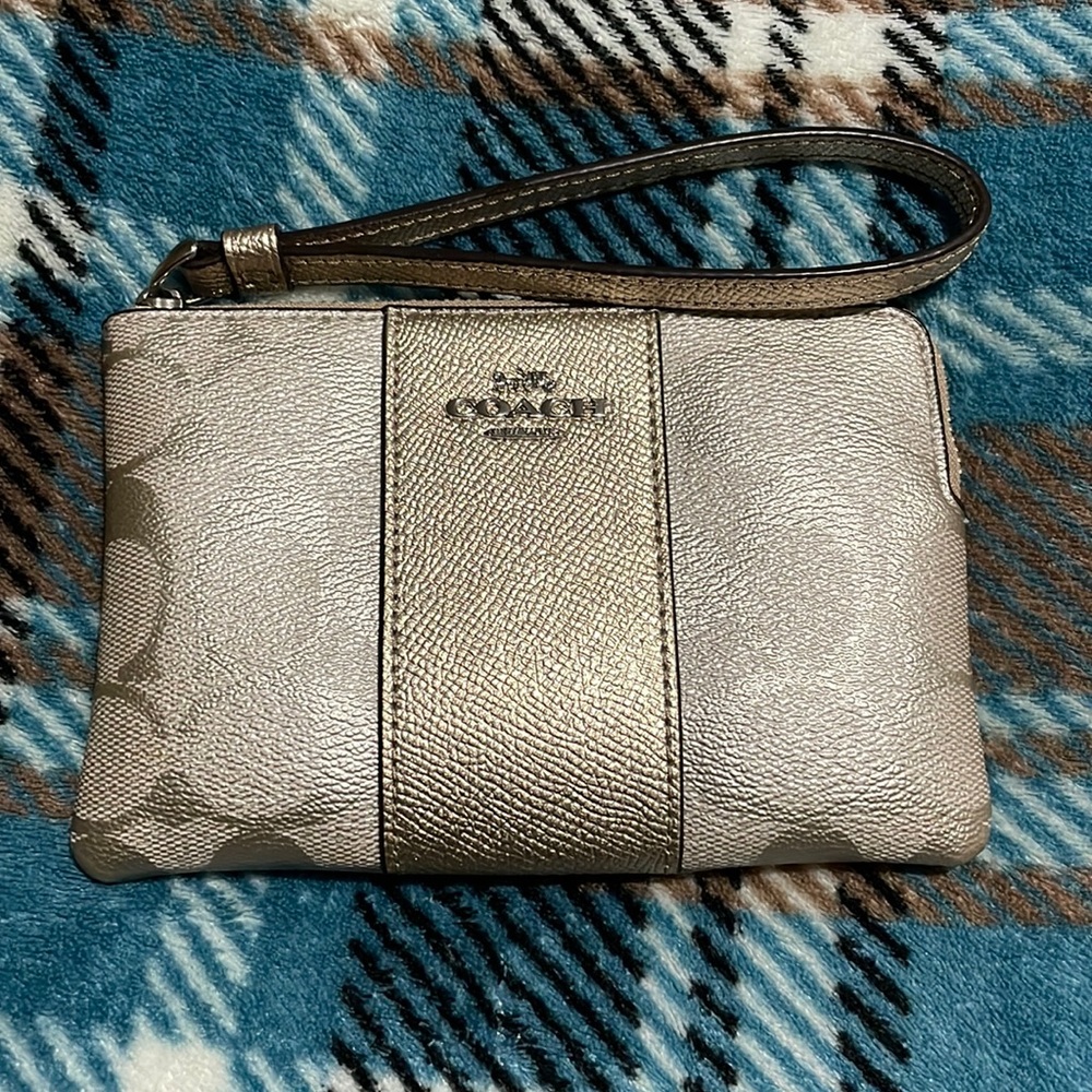 Wristlet